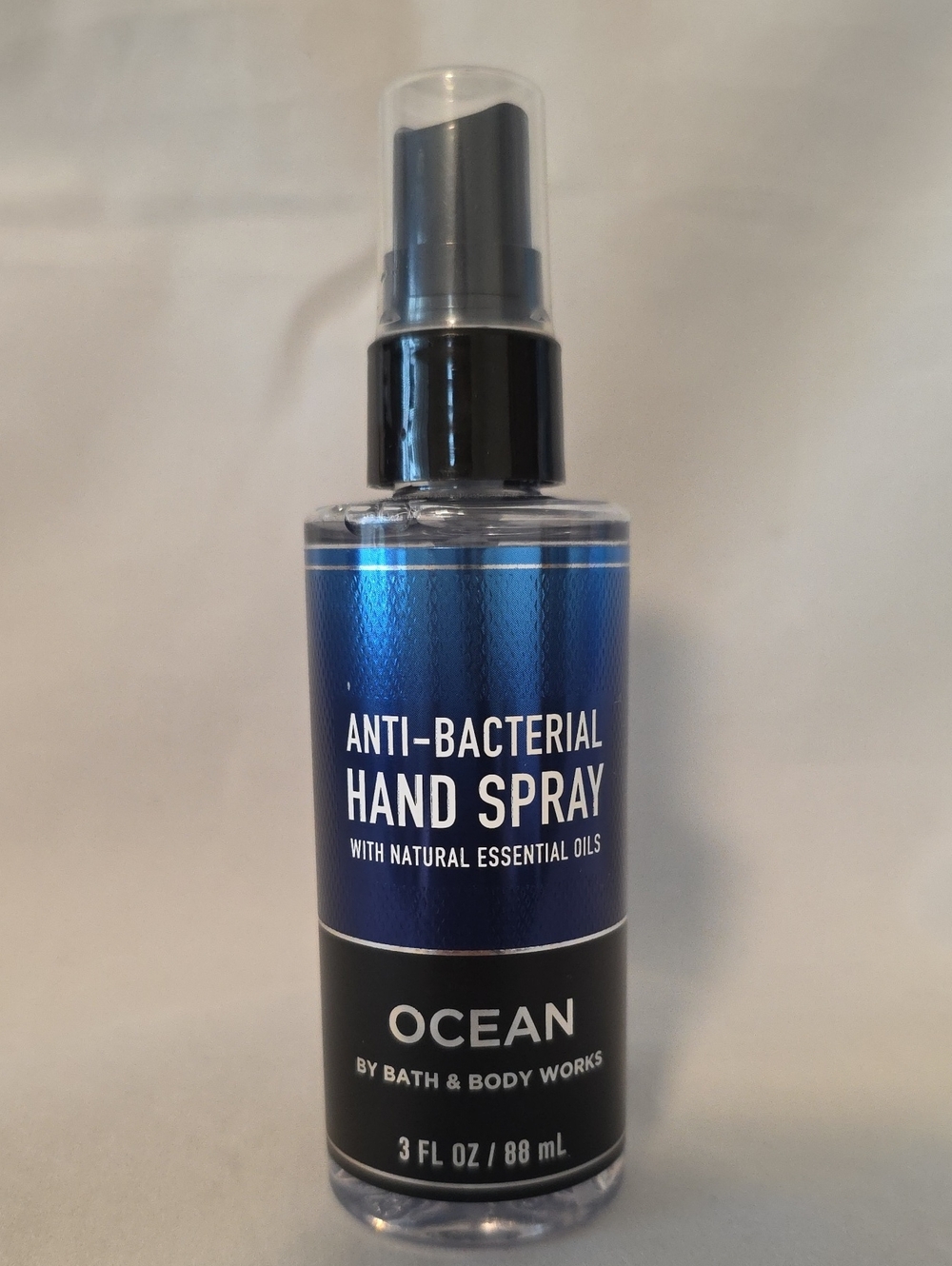 Bath & Body Works - OCEAN Anti-Bacterial Hand Spray - 3 Fl OZ